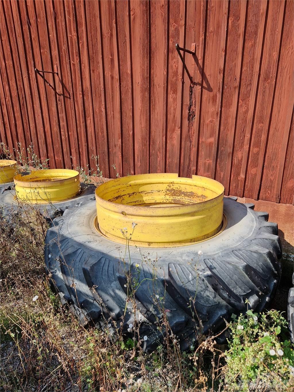  650/65x42, 540/65x30 Gume, kolesa in platišča