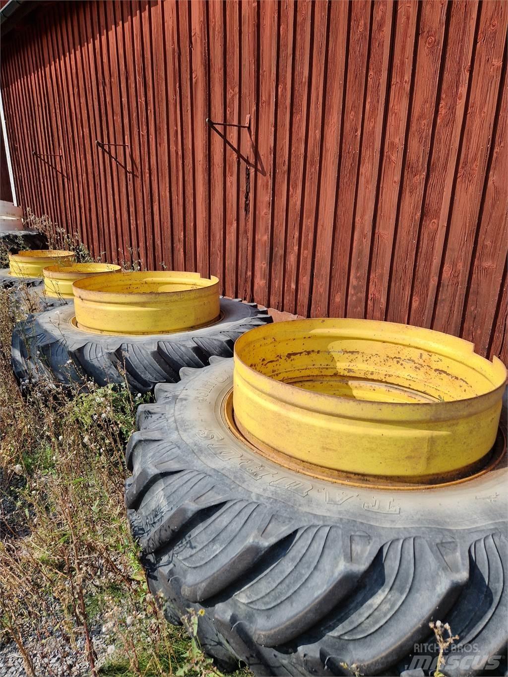  650/65x42, 540/65x30 Gume, kolesa in platišča
