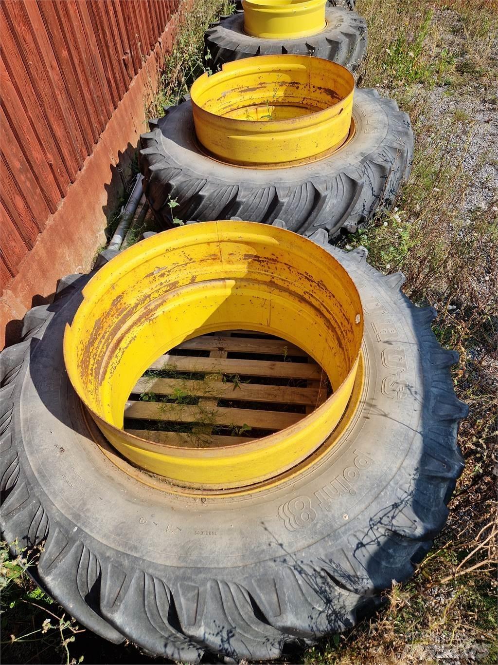 650/65x42, 540/65x30 Gume, kolesa in platišča