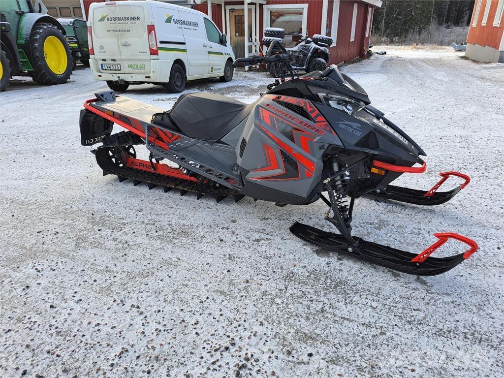 Arctic Cat M 8000 ALPHA Snežne sani
