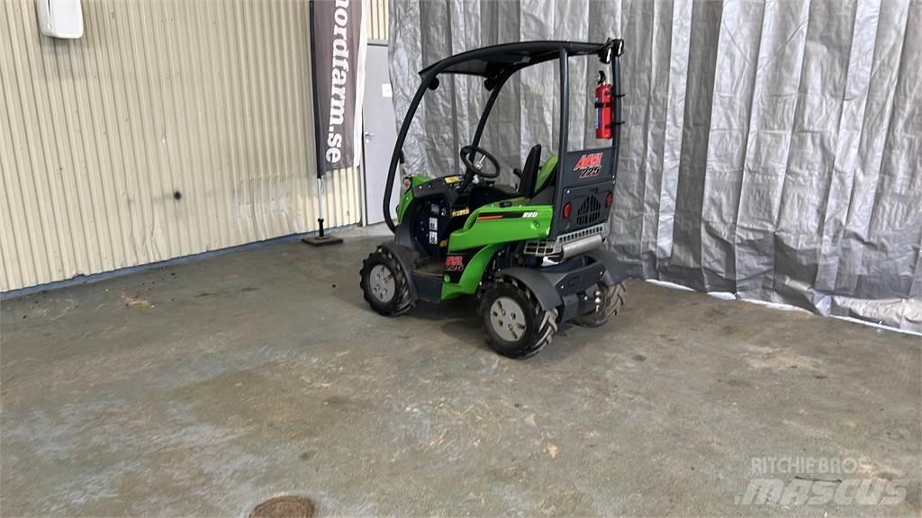 Avant 225 Skid steer mini nakladalci
