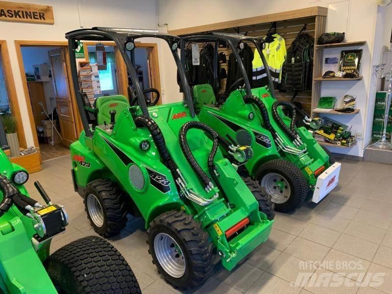 Avant 423 Skid steer mini nakladalci
