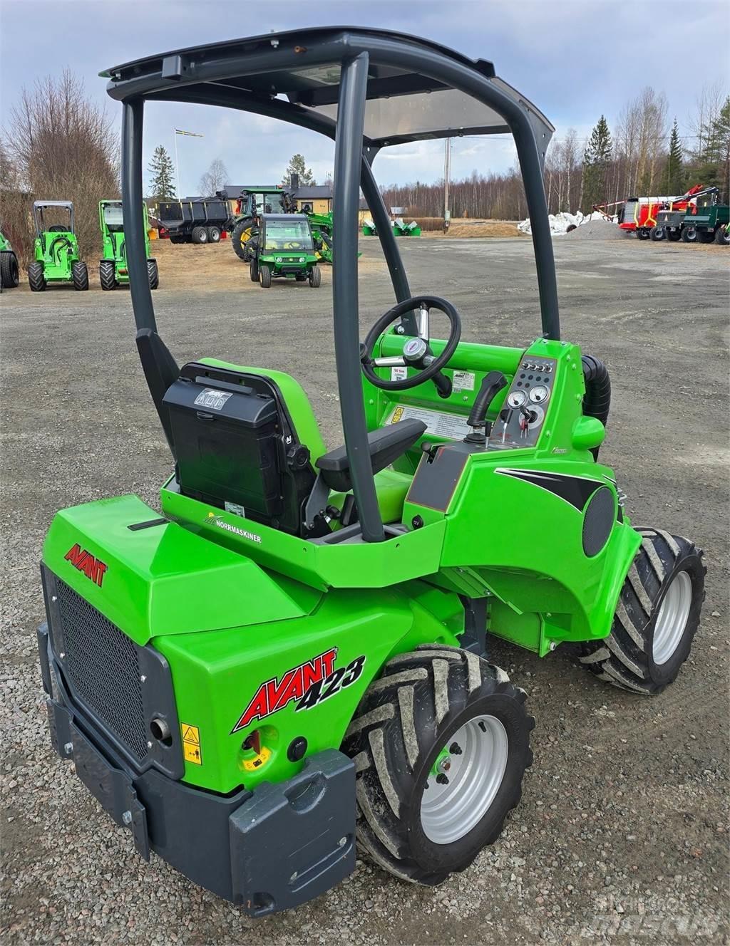 Avant 423 Skid steer mini nakladalci