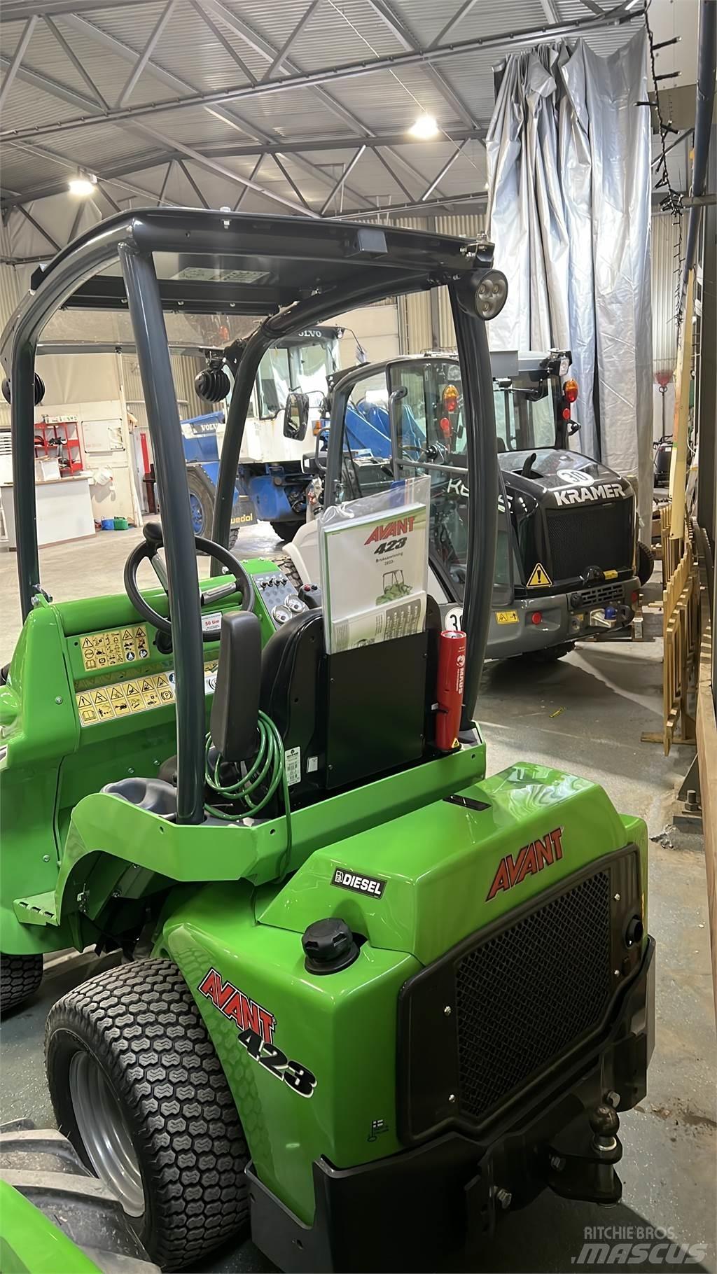 Avant 423 Skid steer mini nakladalci