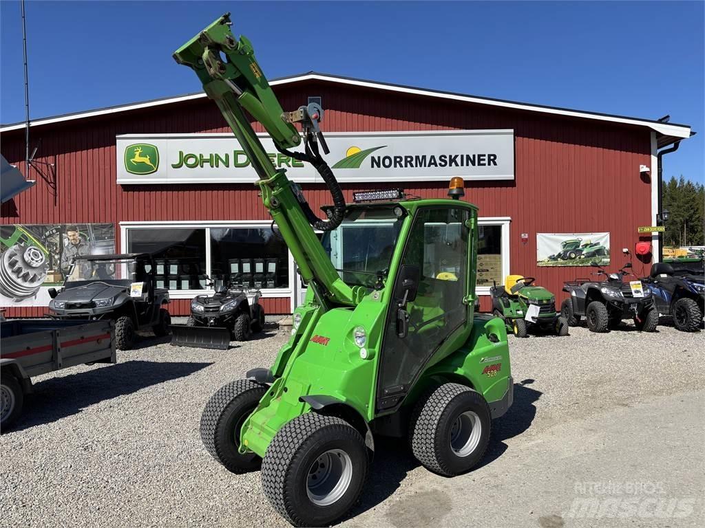 Avant 528 Skid steer mini nakladalci