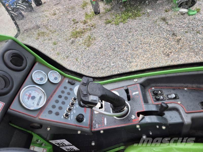 Avant 528 Skid steer mini nakladalci