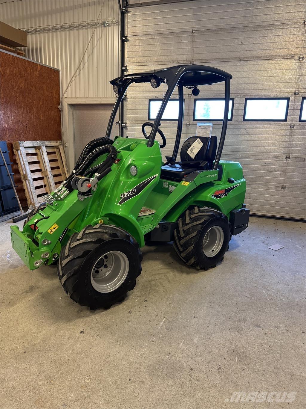 Avant 528 KAMPANJ Skid steer mini nakladalci