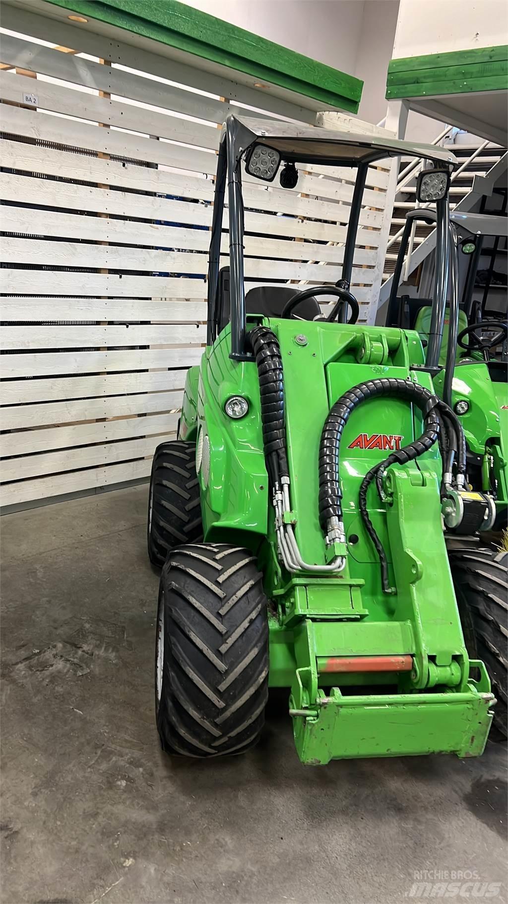 Avant 630 Beg Skid steer mini nakladalci