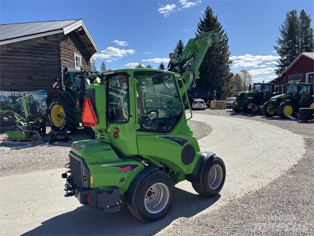 Avant 650 Skid steer mini nakladalci