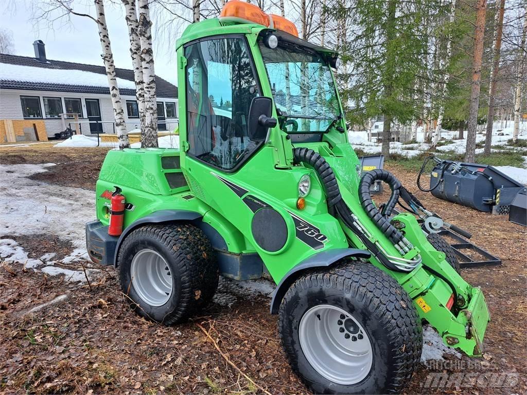 Avant 760i Skid steer mini nakladalci