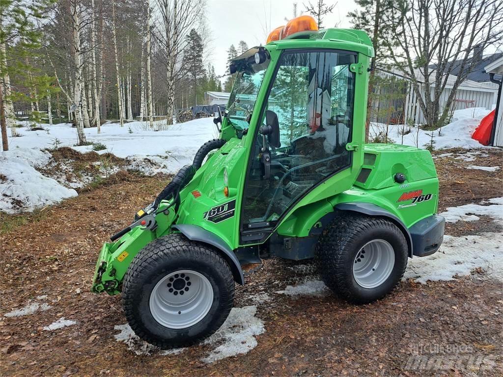 Avant 760i Skid steer mini nakladalci