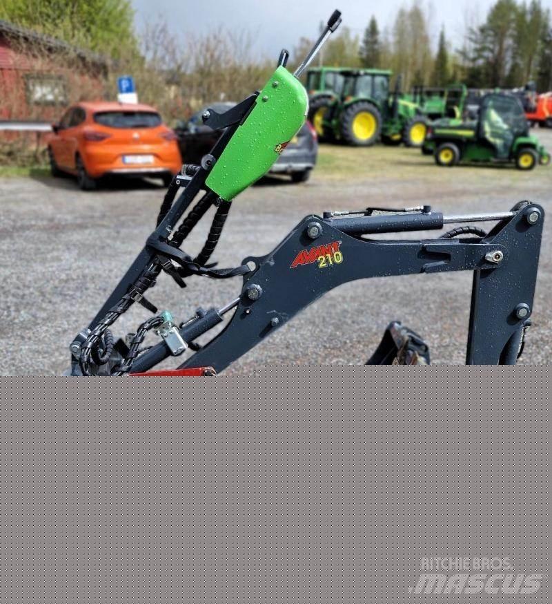 Avant Grävaggregat 210 Skid steer mini nakladalci