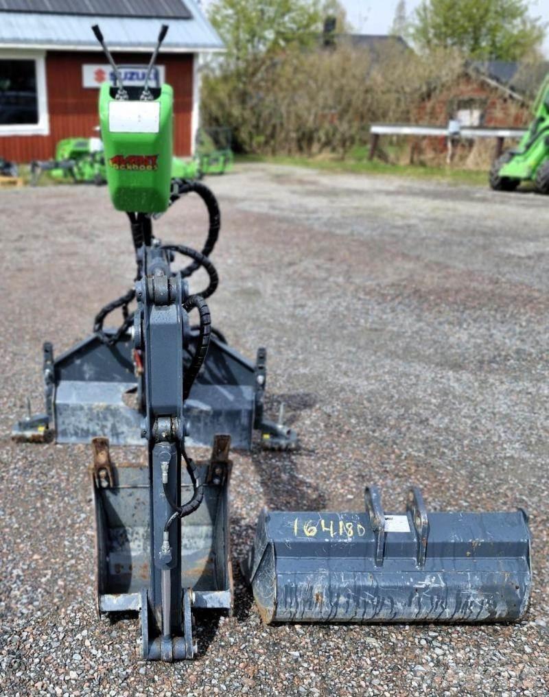 Avant Grävaggregat 210 Skid steer mini nakladalci