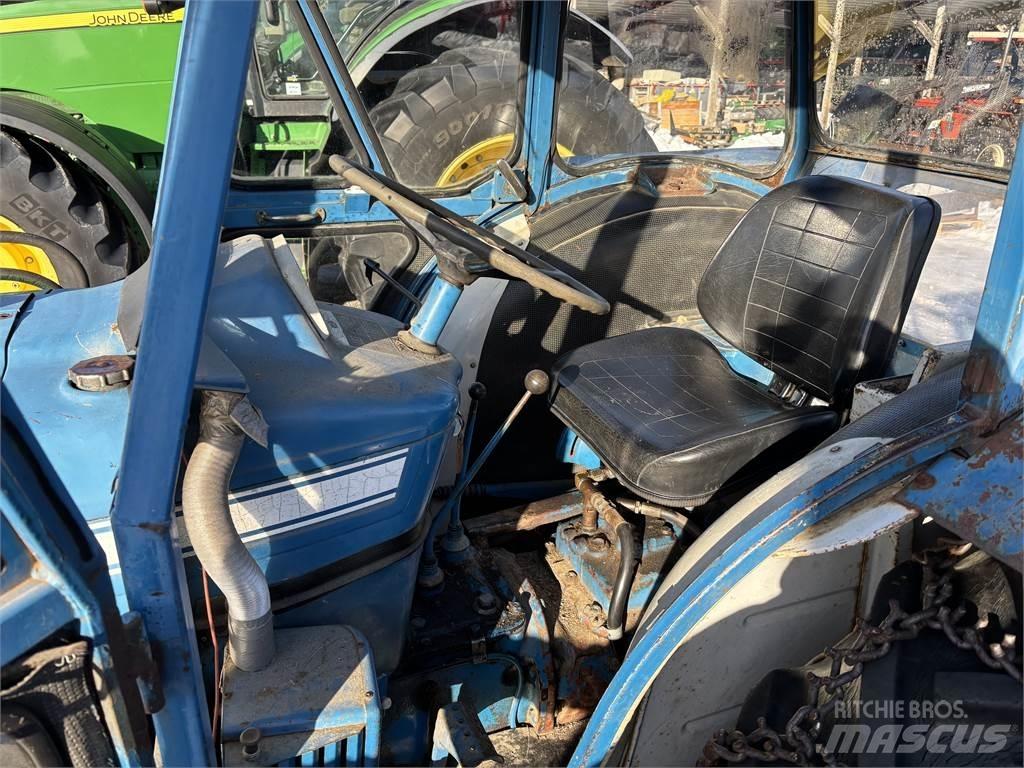 Ford 5000 med lastare Traktorji