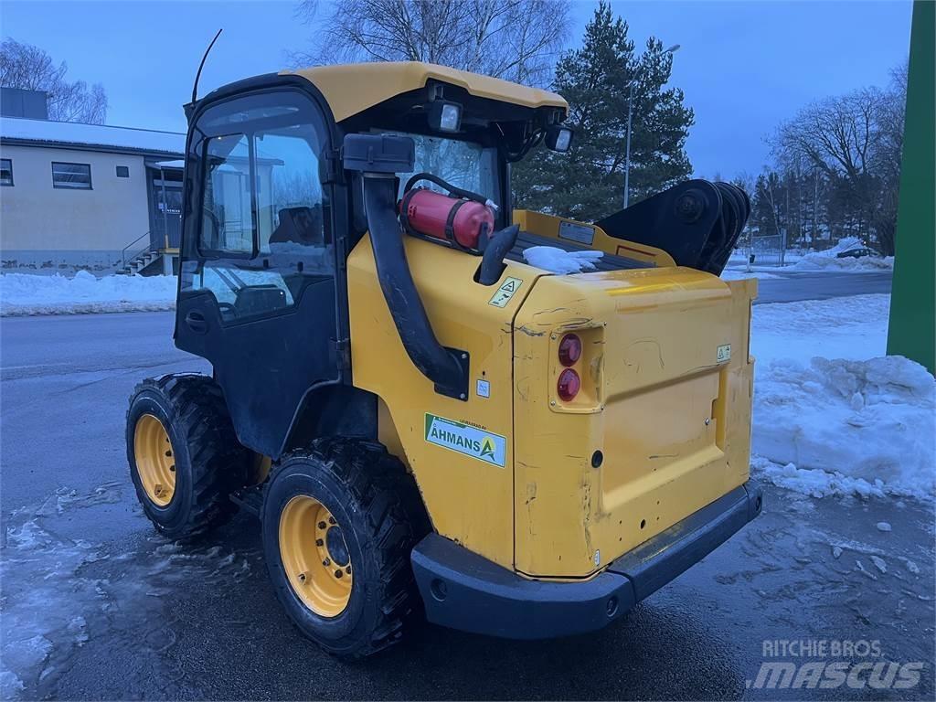 JCB 330 SKID STEER Terenska vozila