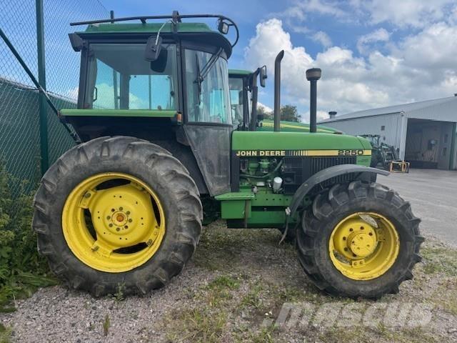 John Deere 2250 TRAKTOR Traktorji