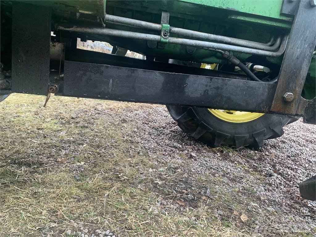 John Deere 2650 Traktorji