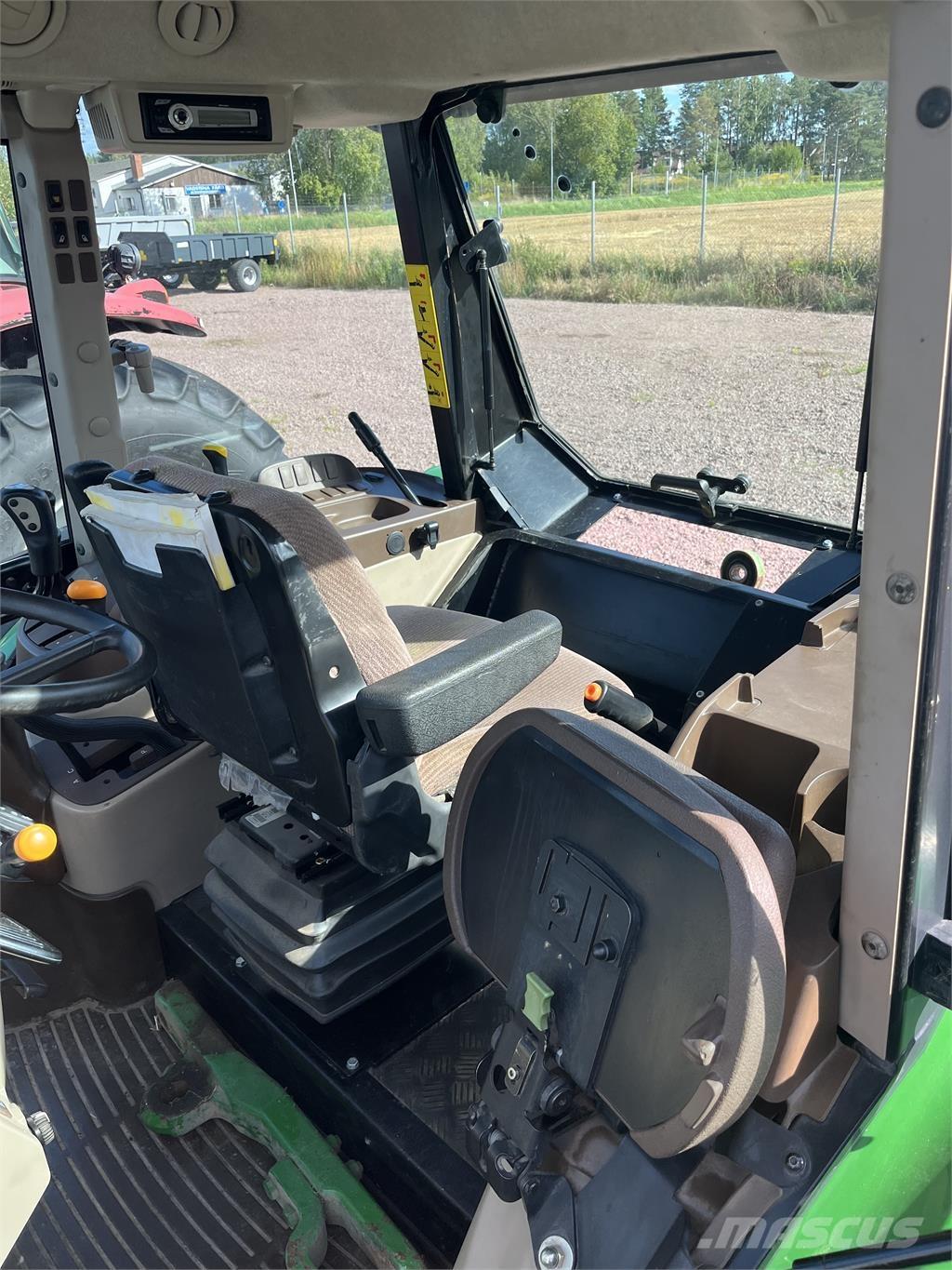 John Deere 5620 Traktorji