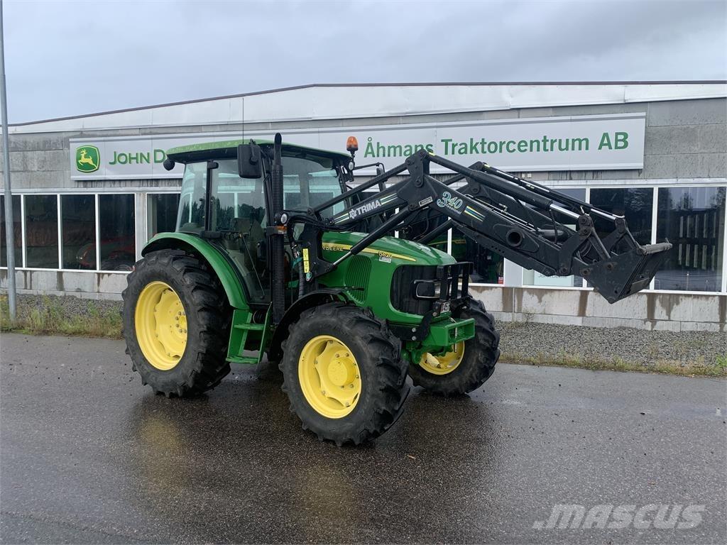 John Deere 5820 Traktorji