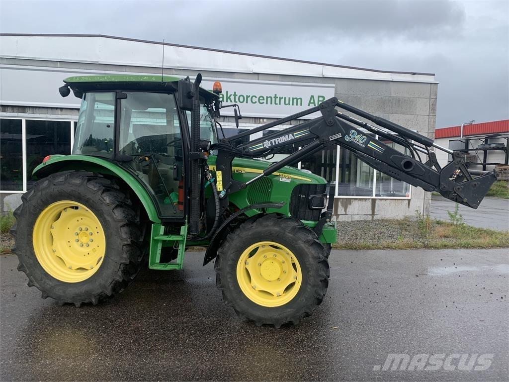 John Deere 5820 Traktorji