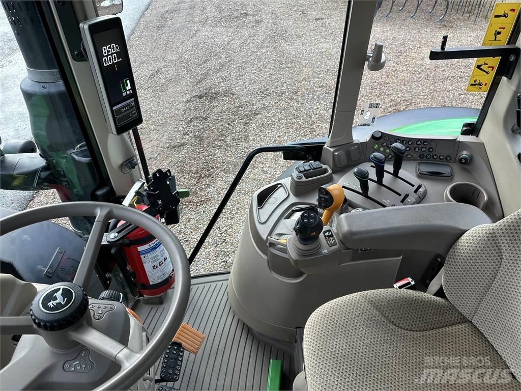 John Deere 6120M Traktorji