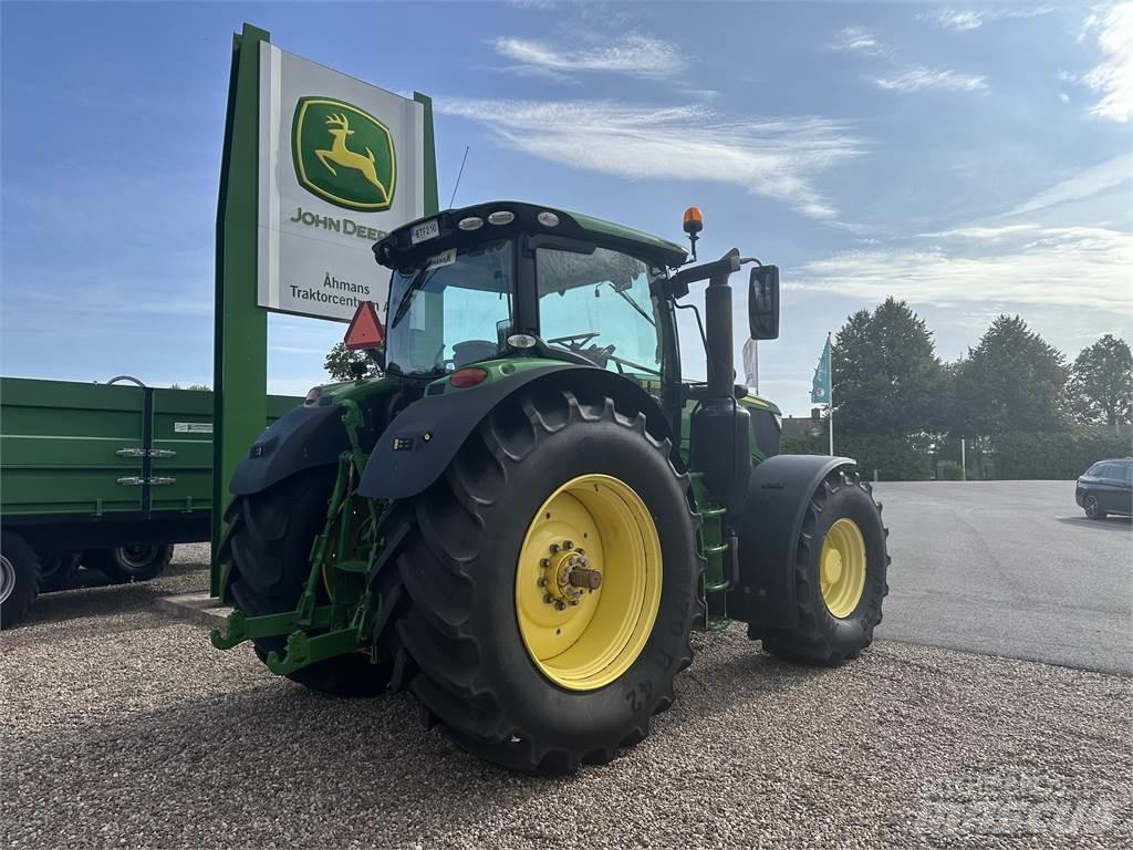 John Deere 6215R Traktorji