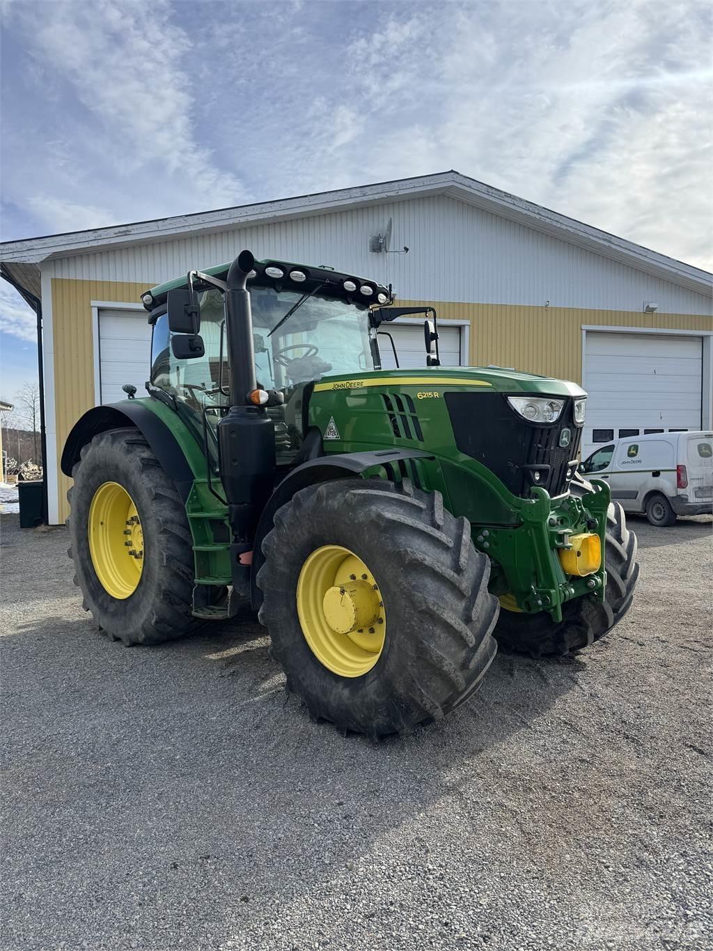 John Deere 6215R Traktorji