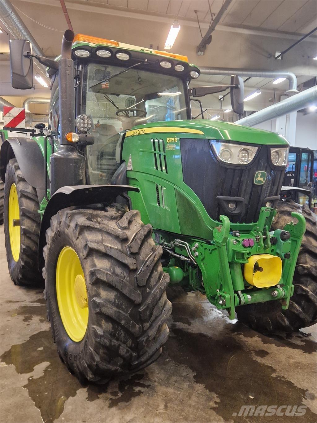 John Deere 6215R Traktorji