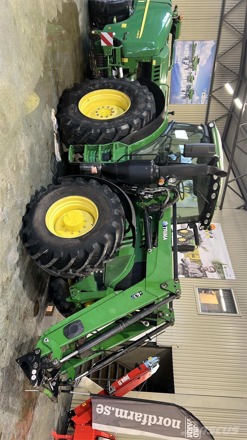 John Deere 6215R Traktorji
