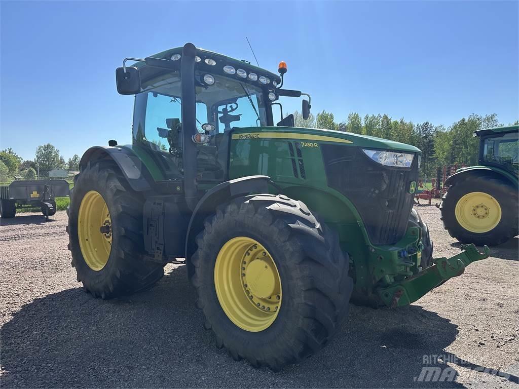 John Deere 7230R Traktorji