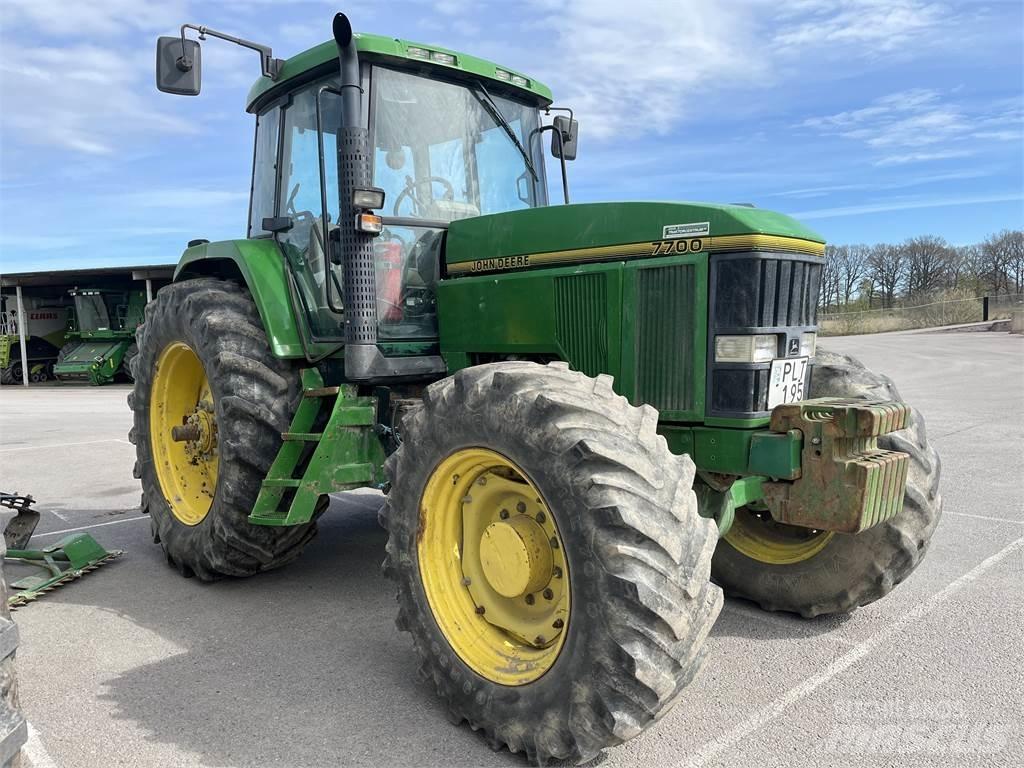 John Deere 7700 Traktorji