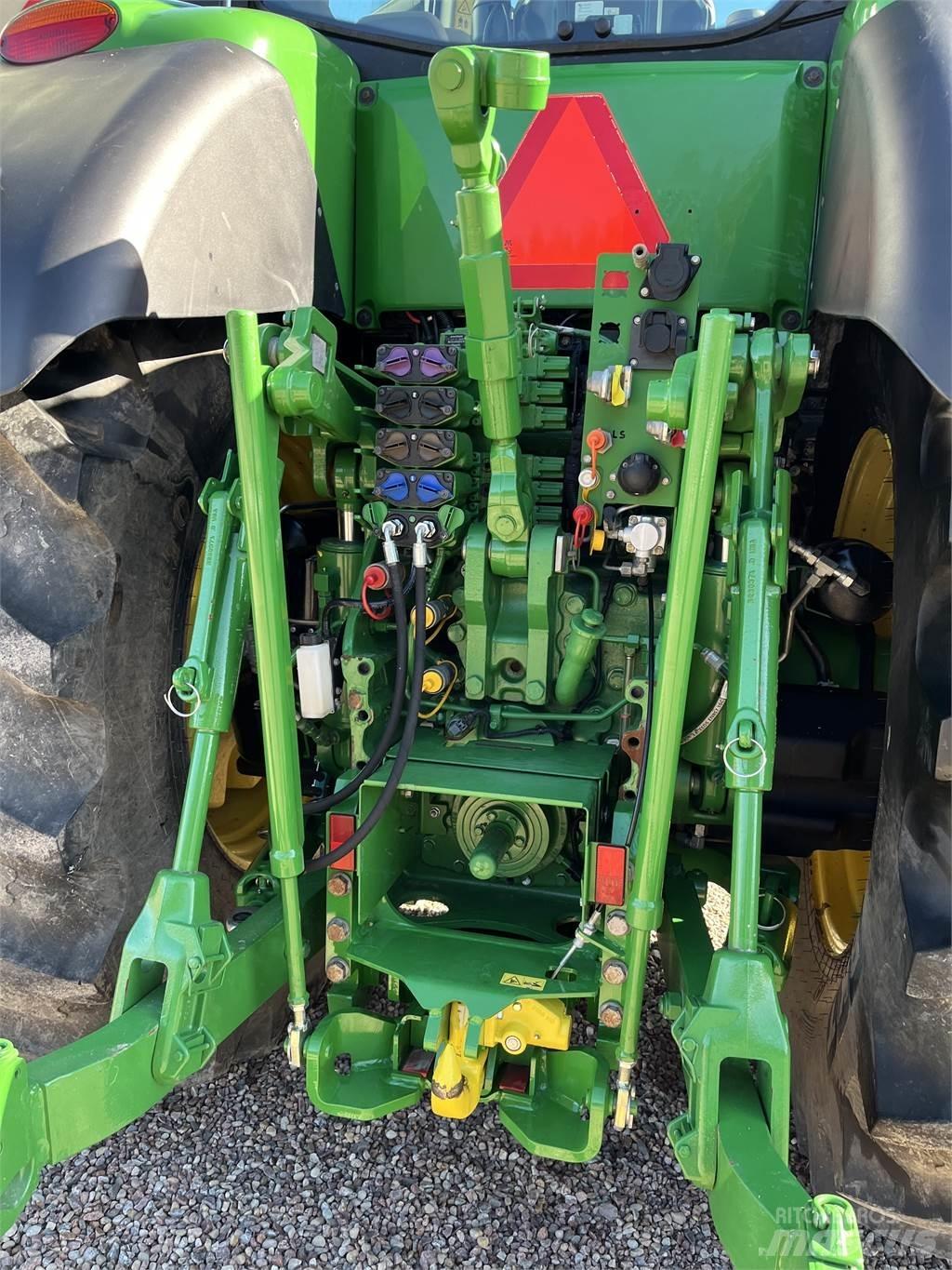John Deere 8370R Traktorji