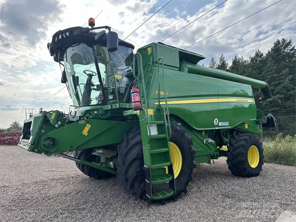 John Deere T550 Kombajni