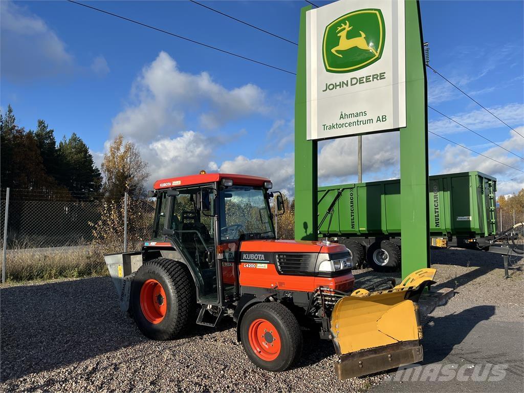 Kubota L4200 Nega okolice - drugo