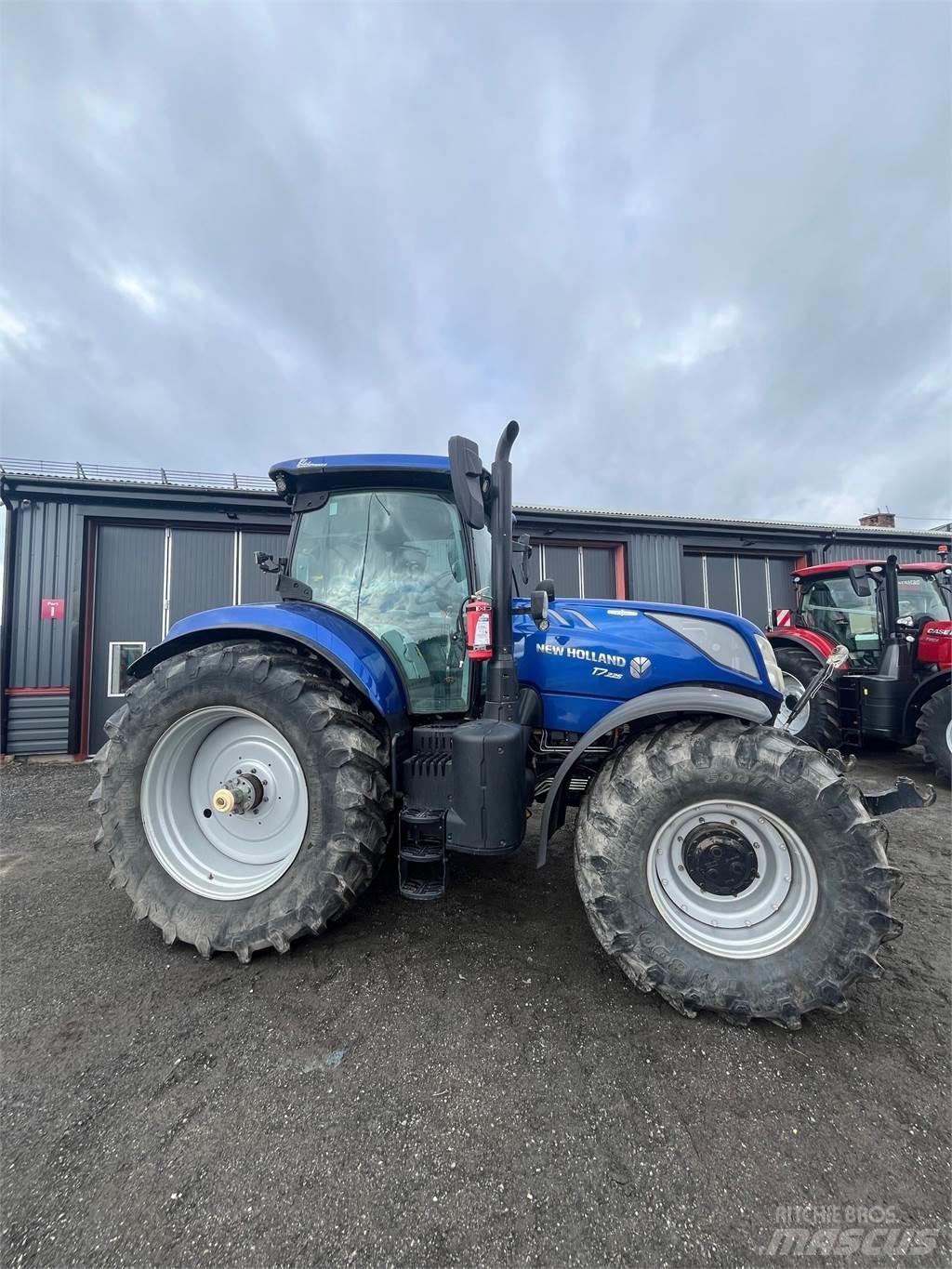 New Holland T7.225 Traktorji