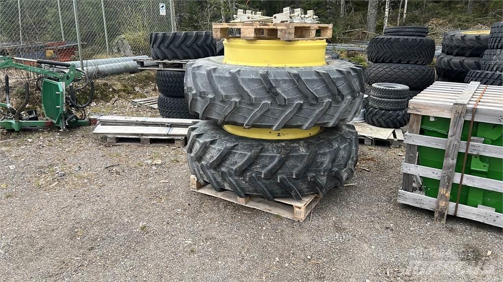 Trelleborg 520/85R42 Gume, kolesa in platišča