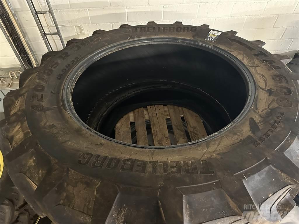 Trelleborg TM600 Gume, kolesa in platišča