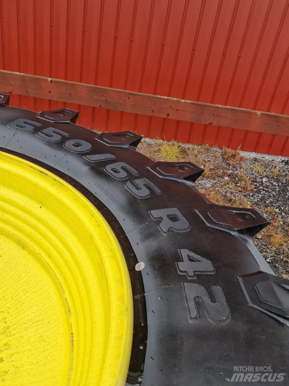 Trelleborg TM800 Gume, kolesa in platišča