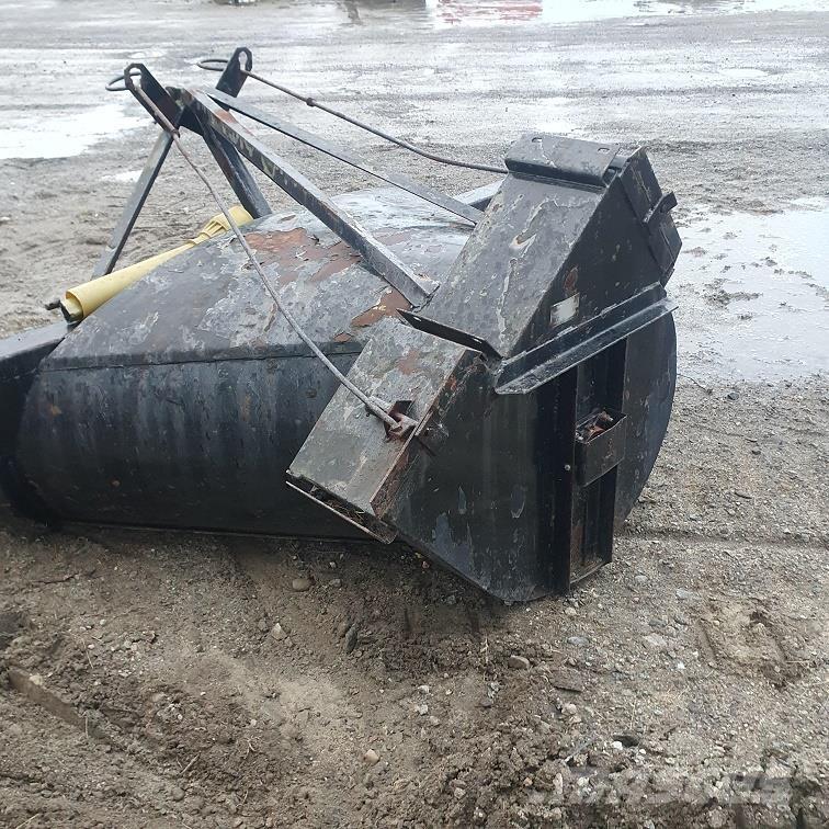  V-SLUNGA 2M Drugi stroji za cesto in sneg