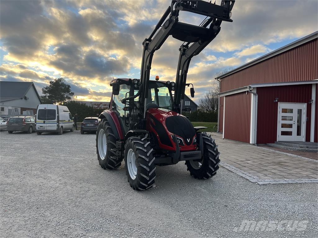 Valtra A 84 Traktorji