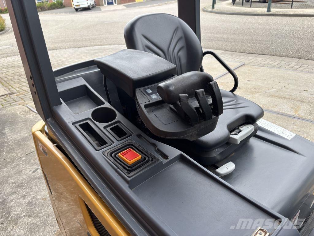 CAT 2ET4000 Električni viličarji