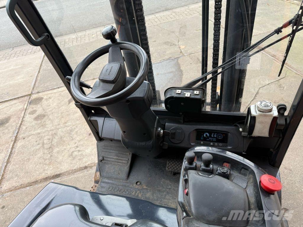Doosan B35X-7 Električni viličarji