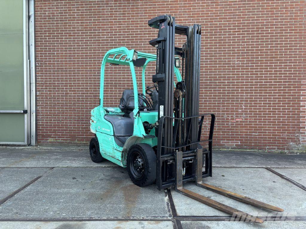 Mitsubishi FD25N Dizelski viličarji