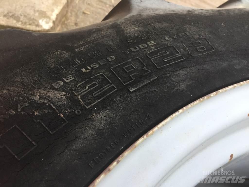 Goodyear  Druga oprema za traktorje