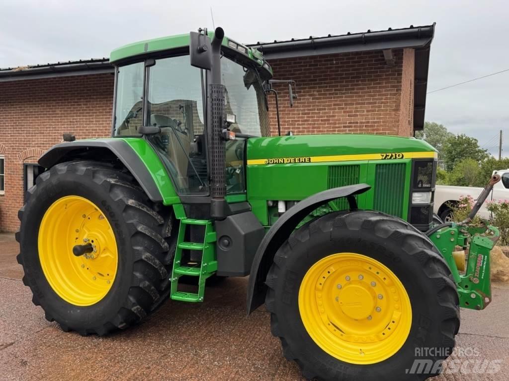 John Deere 7710 Traktorji
