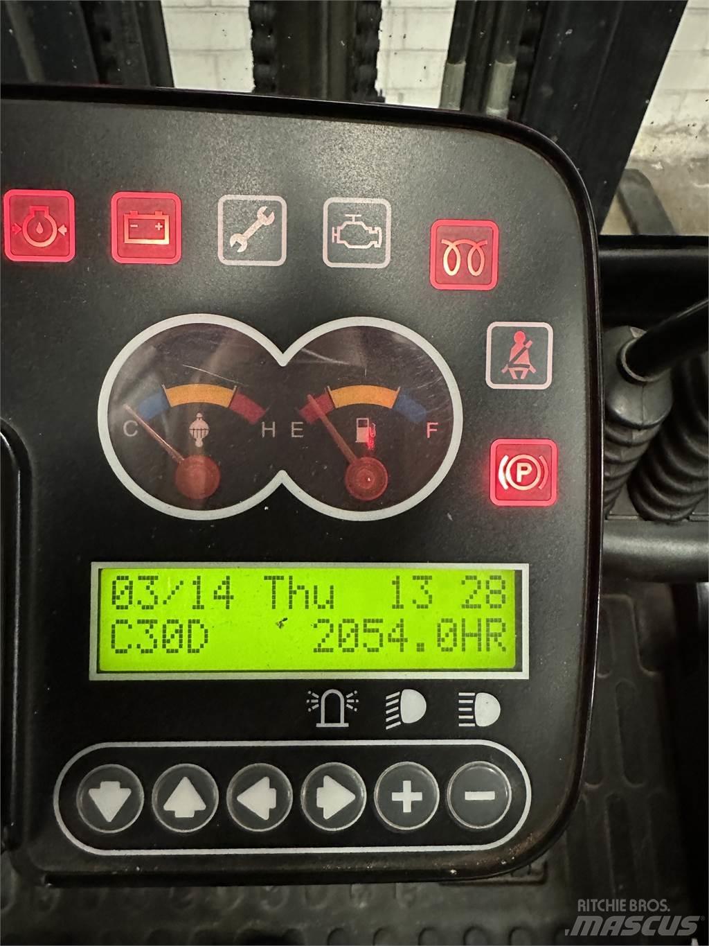 Clark C30D Drugo