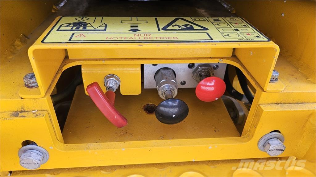 JCB S1930E Vlečne dvižne ploščadi