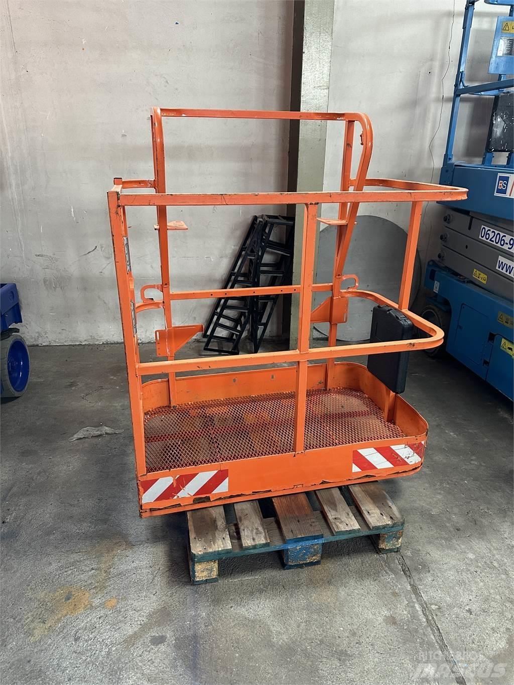 JLG 1001186387s Drugo