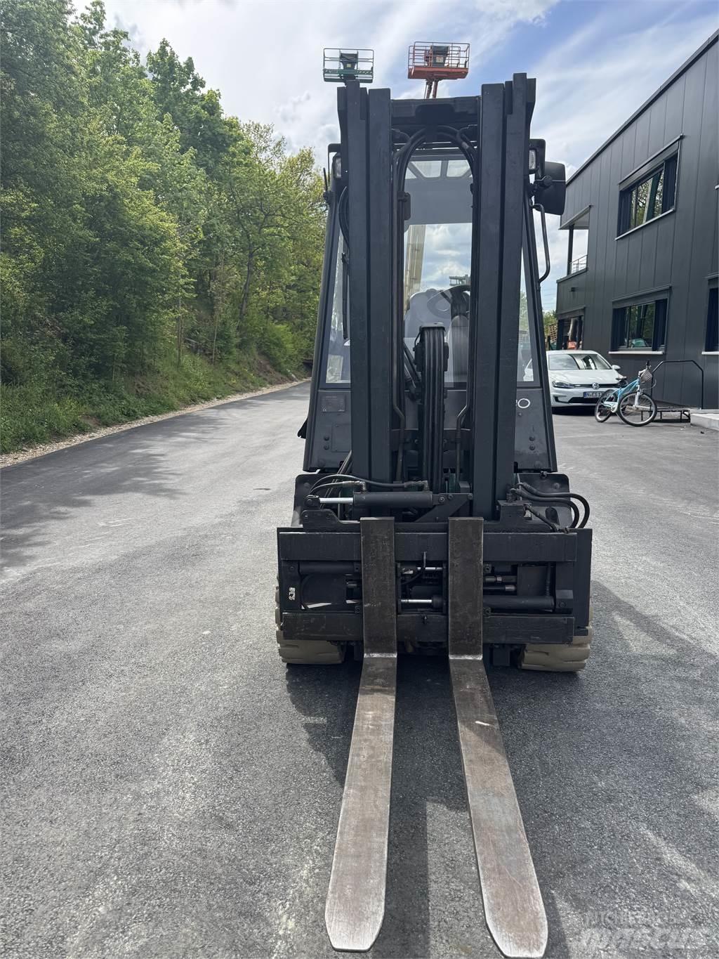 Linde E30 Drugo