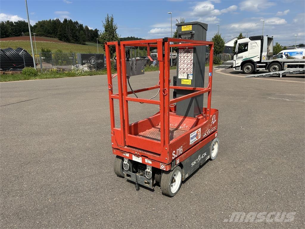 SkyJack SJ16 Zglobne samohodne dvižne ploščadi